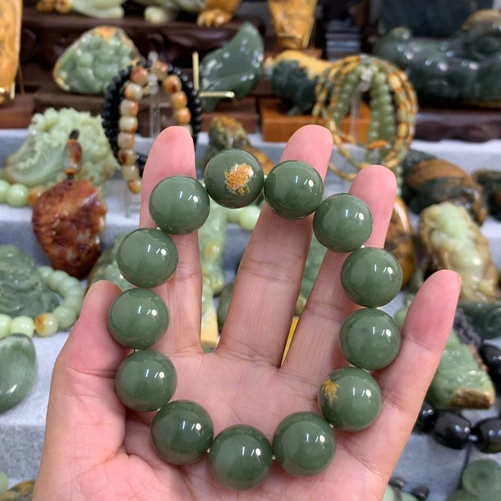 艾***乎岫岩河磨玉（透闪石质玉）未镶嵌把件