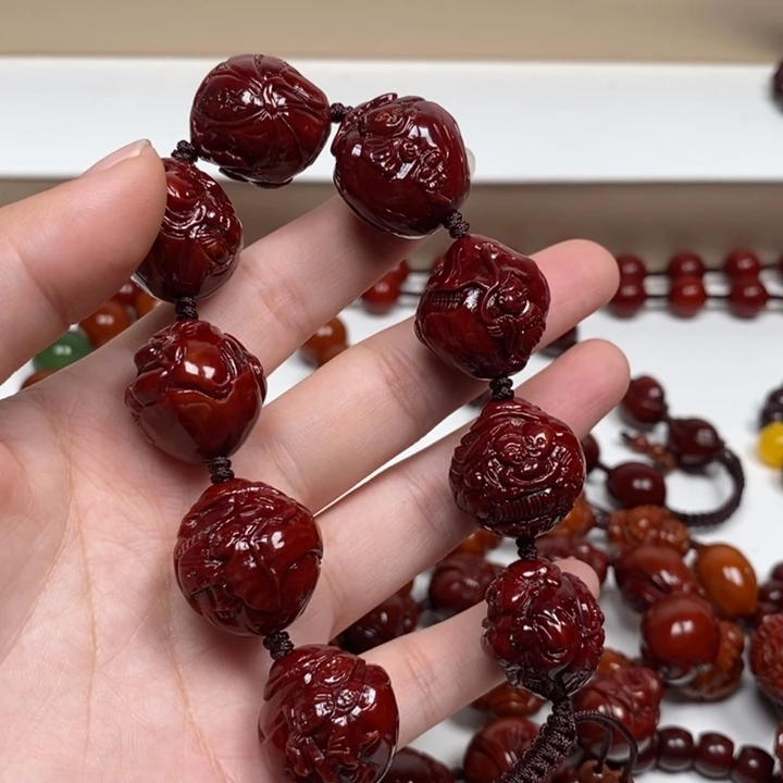 慢***生橄榄核雕刻工艺的发展