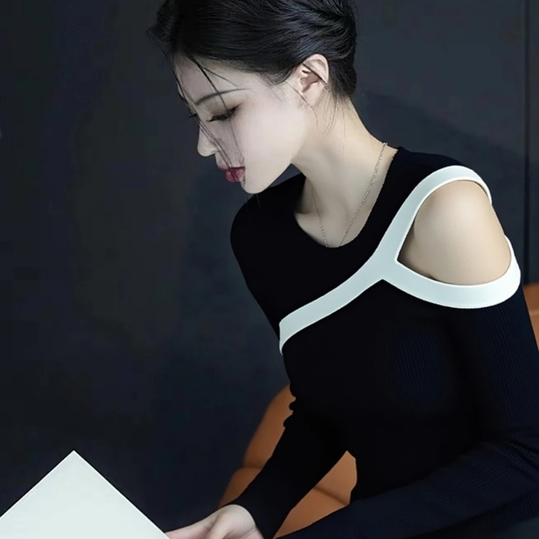 SS5044减龄高端欧货洋气小众不撞衫上衣独特别致黑色拼接露肩T恤