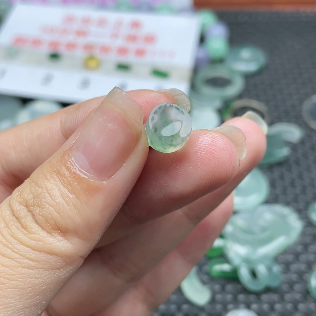 未镶嵌定制翡翠  翡翠