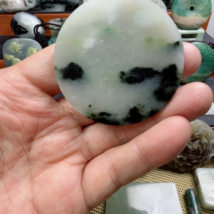 独山玉未镶嵌珠宝半成品