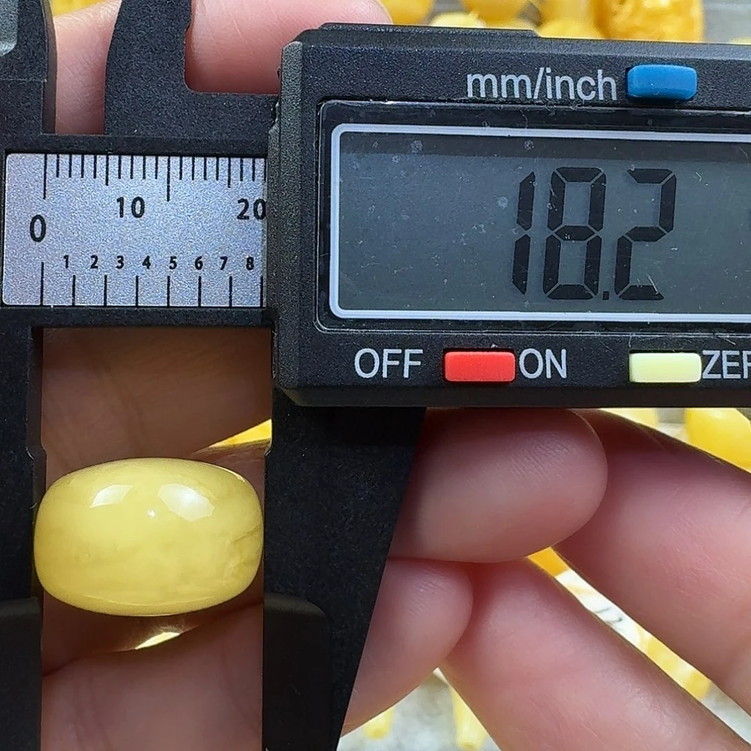 蜜蜡未镶嵌裸石18