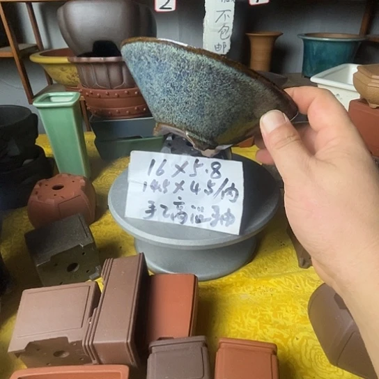 宜兴紫砂花盆一个
