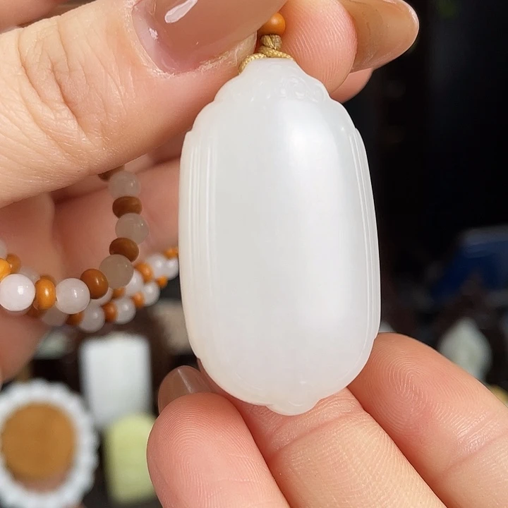 *****和田玉未镶嵌颈饰