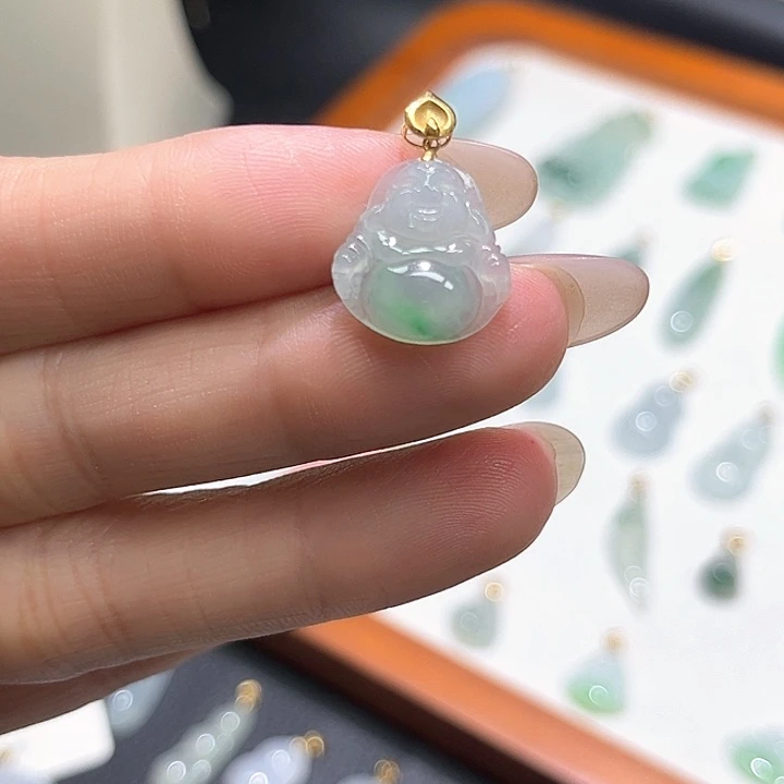 颈饰18K金镶嵌翡翠