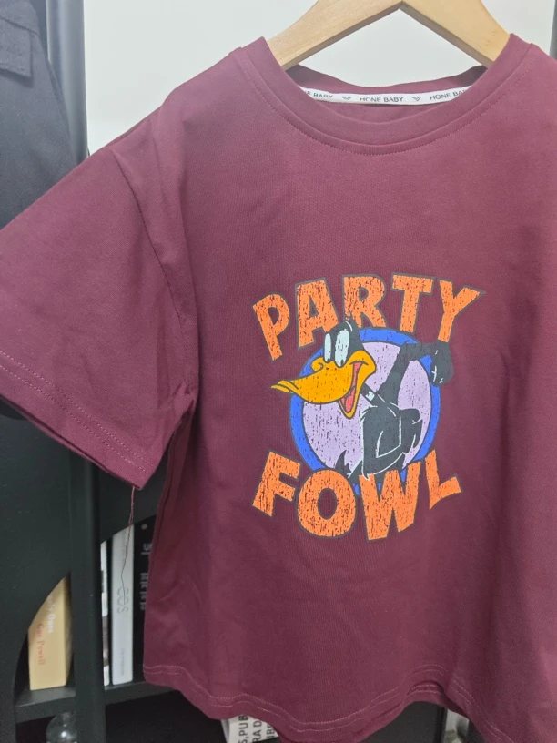 TD044酒红色唐老鸭短袖