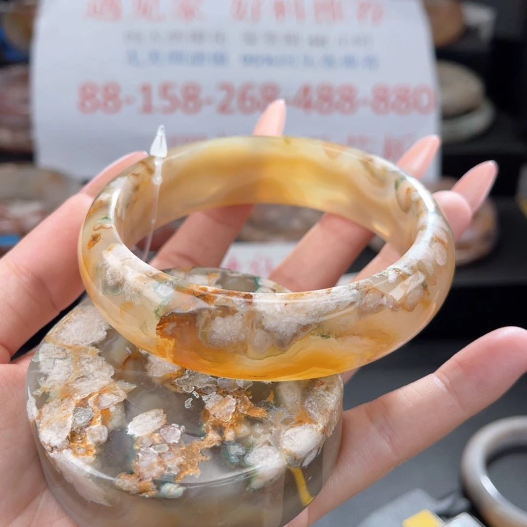 石英质玉手镯未镶嵌66