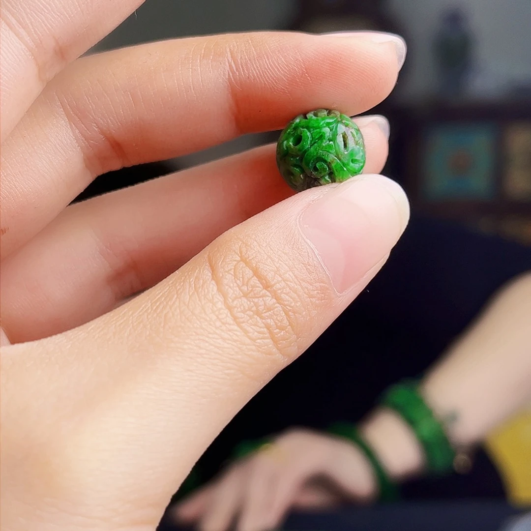 颈饰未镶嵌翡翠多样性