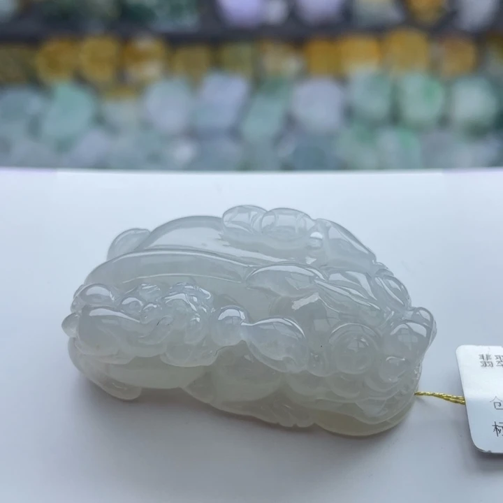 翡翠颈饰未镶嵌貔貅