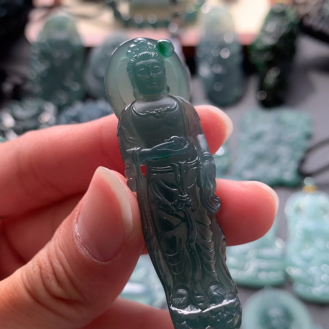 翡翠未镶嵌颈饰观音