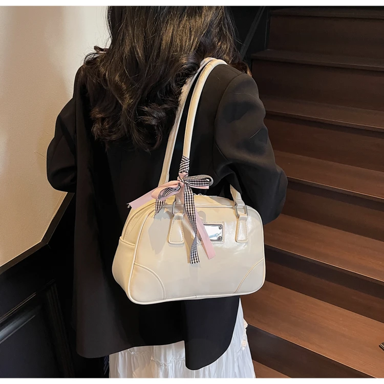 8787大容量今年新款单肩腋下包包小众通勤简约爆款流行手提包包