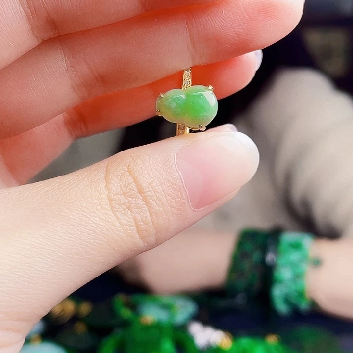 翡翠银S925镶嵌颈饰多样性