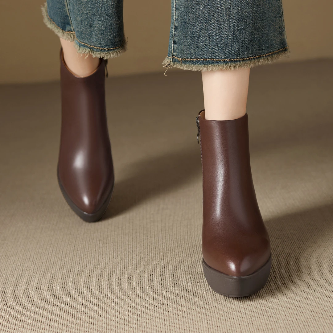 AACCK手工女鞋9cm小个子久穿不累厚底坡跟小短靴尖头时装靴马丁靴