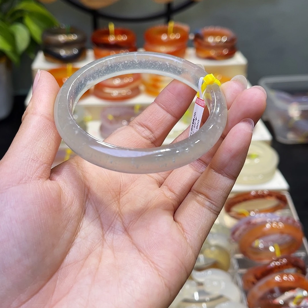 高***美玛瑙/玉髓未镶嵌手镯