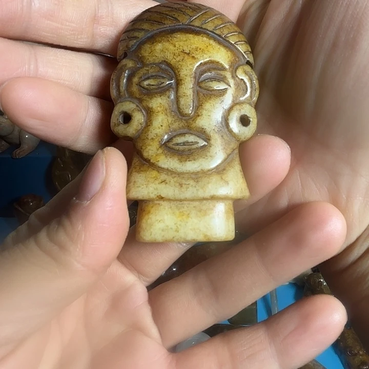 和田玉未镶嵌把件