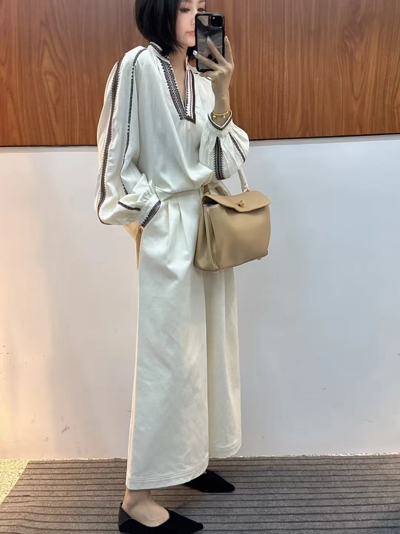 法式优雅长袖衬衫轻奢刺绣设计洋气减龄上衣