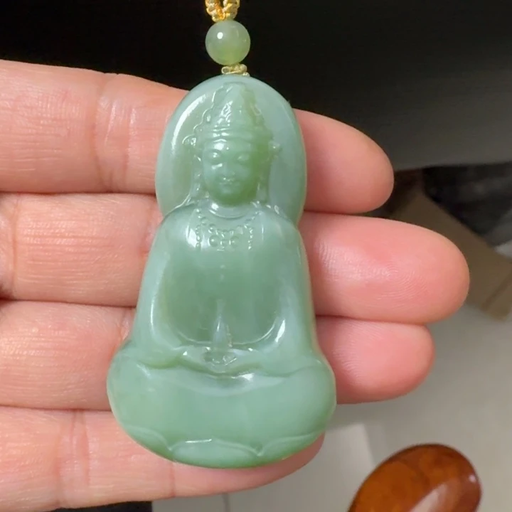 和田玉未镶嵌颈饰观音猫眼