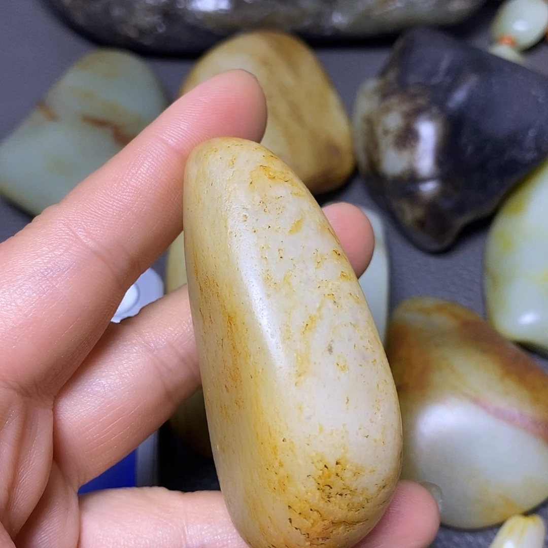 未镶嵌和田玉（糖玉）挂件
