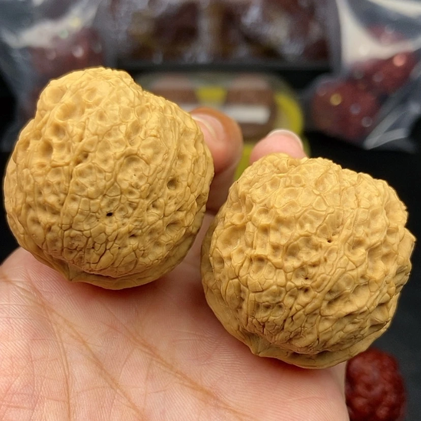 【闪购商品】把件文玩核桃41尺牡丹绣球57克
