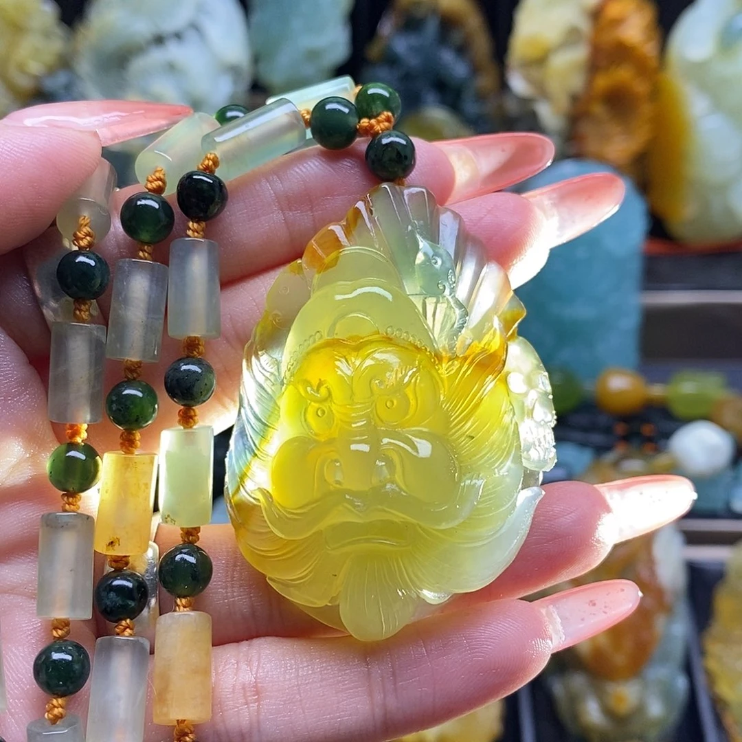 蛇纹石玉未镶嵌颈饰