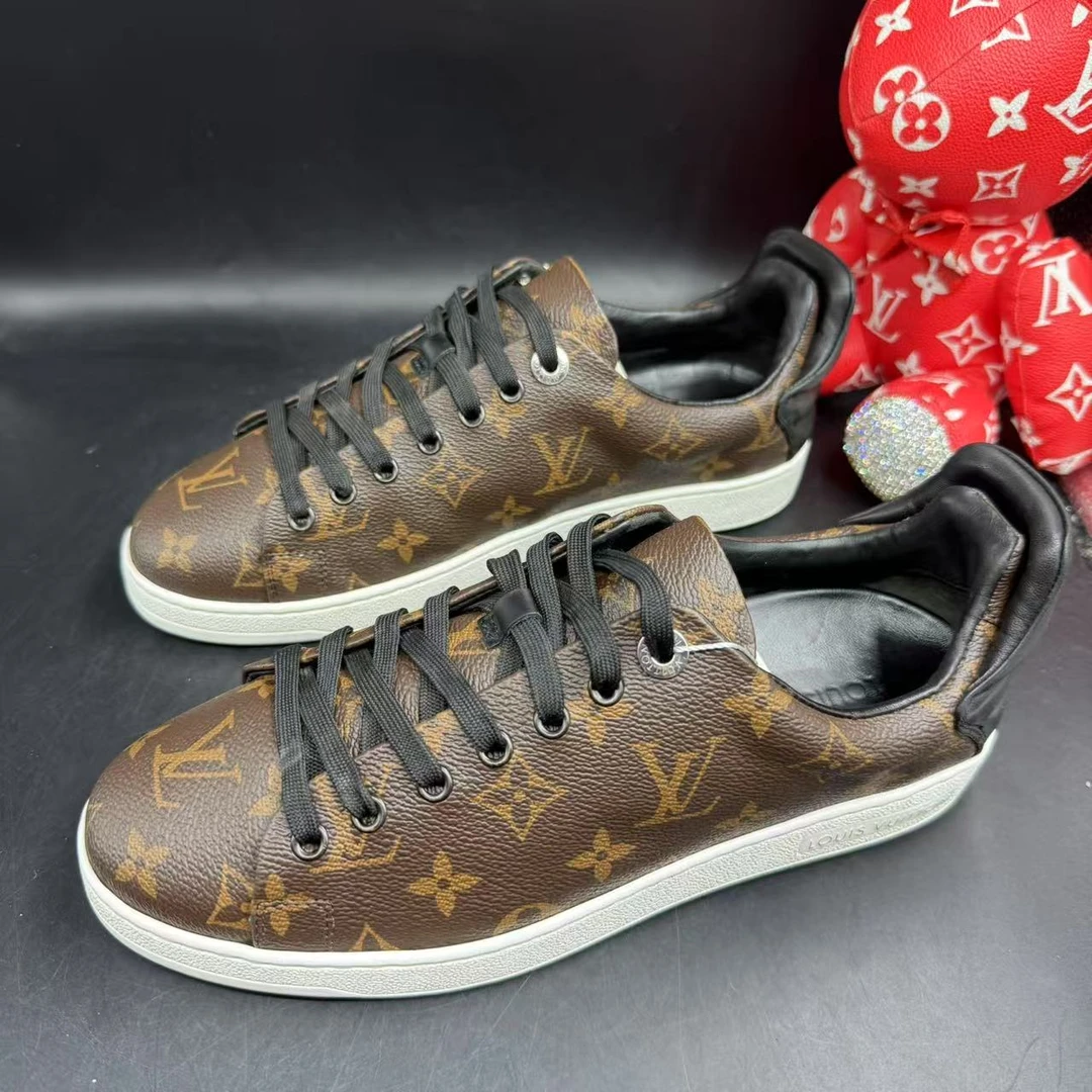 95新 LouisVuitton/路易威登 棕色老花满印男士板鞋欧码ddm2445