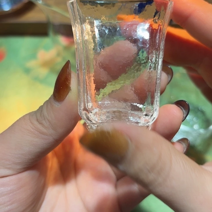 玻璃茶四锤纹小杯高