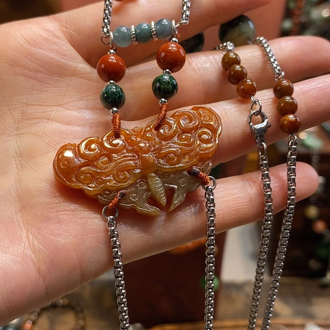 翡翠未镶嵌吊坠(赠链)