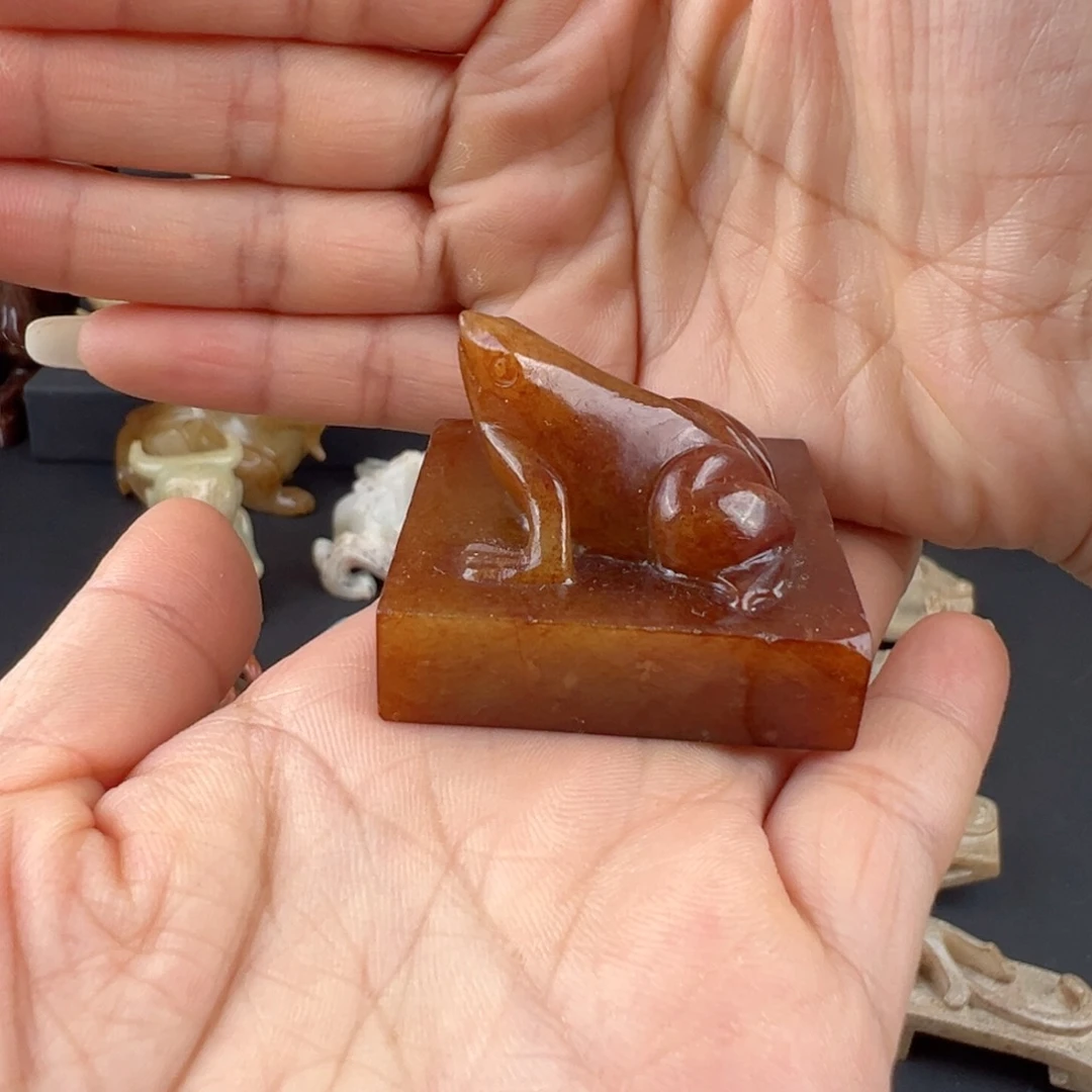 和田玉挂件未镶嵌金*