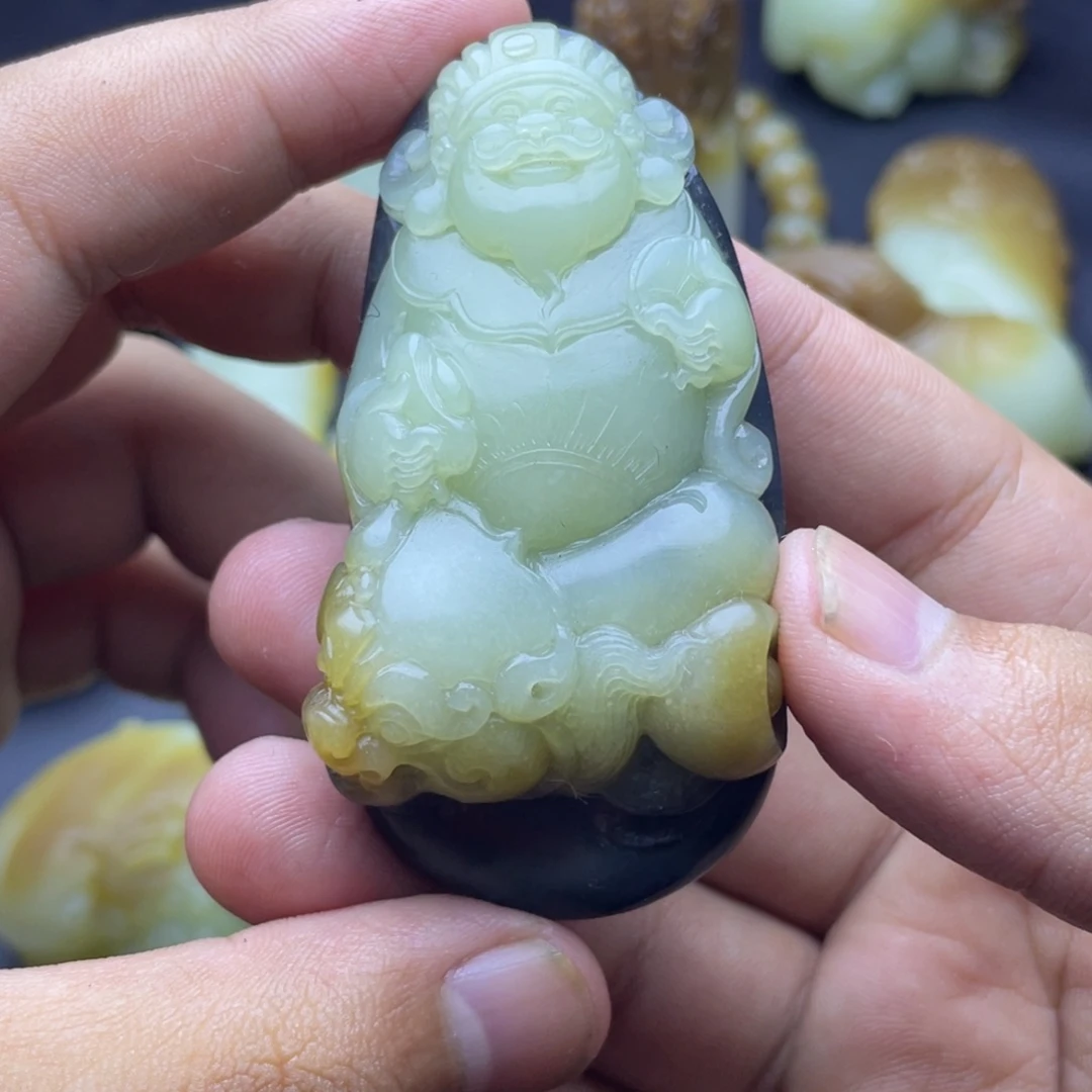 颈饰未镶嵌和田玉（糖玉）