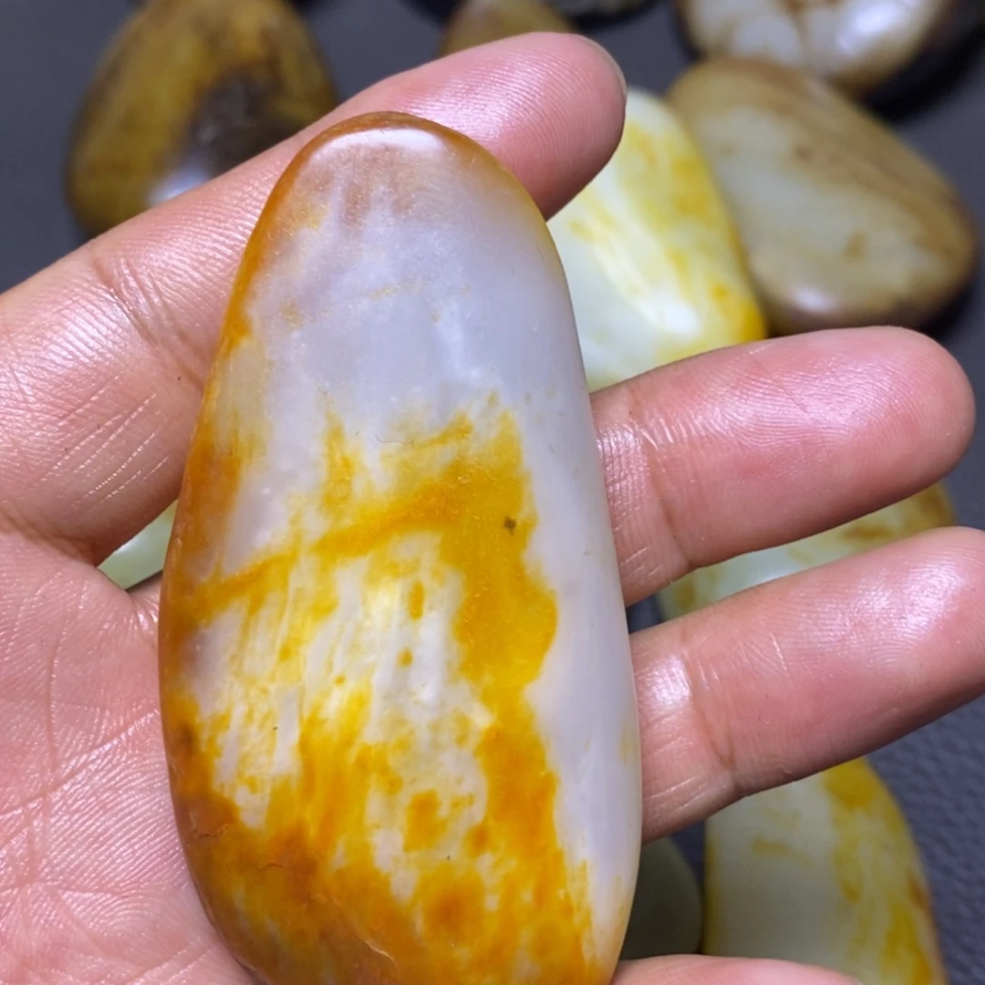 未镶嵌和田玉（糖玉）挂件