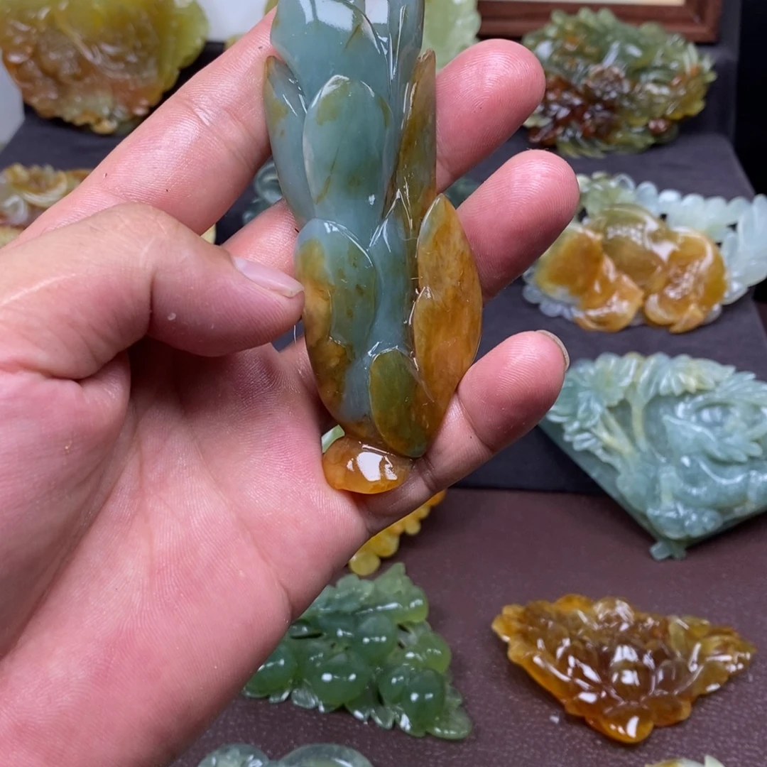 未镶嵌蛇纹石玉吊坠(赠链)