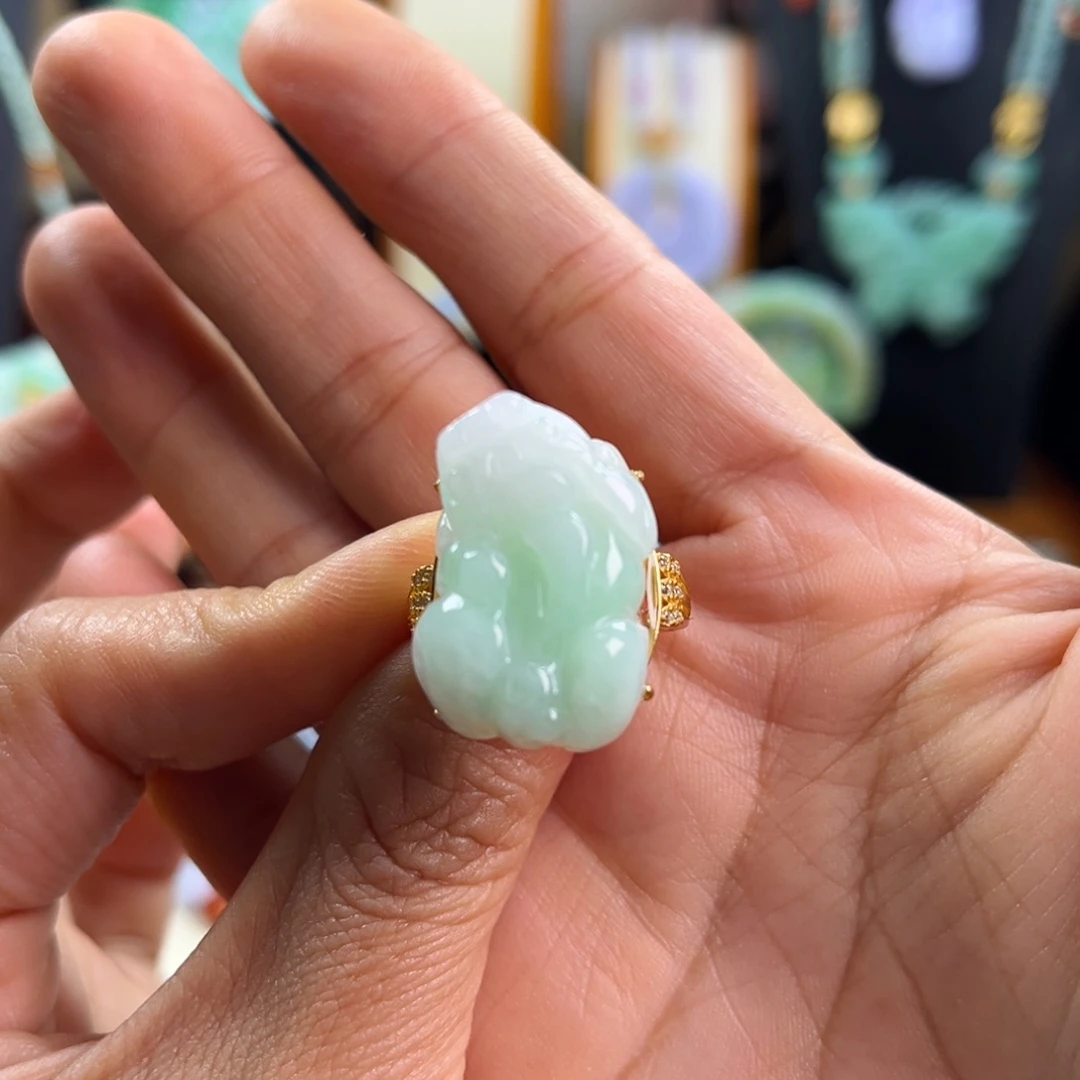 翡翠未镶嵌颈饰天然翡翠戒指