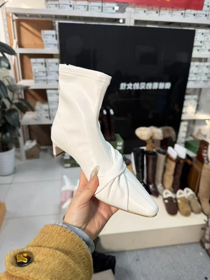 哈哈女鞋 2025秋季3厘米    白蝴蝶