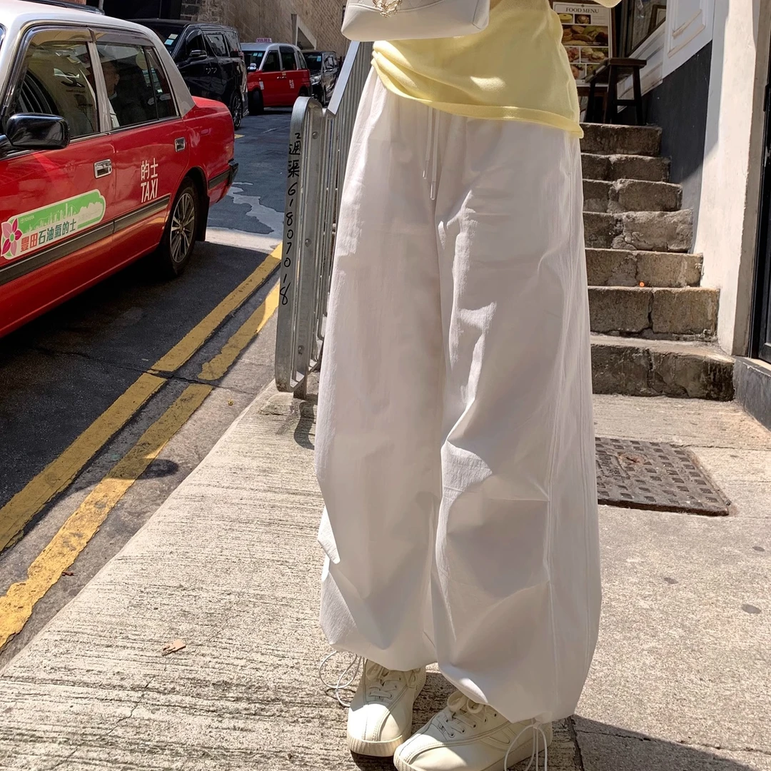 “Parachute pants”这么时髦不要命啦~北美街头人手一条降落伞裤
