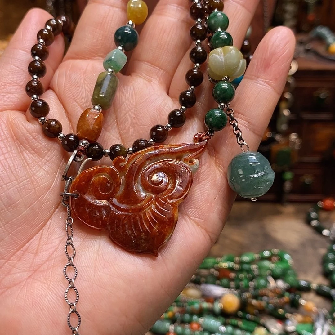 翡翠未镶嵌吊坠(赠链)