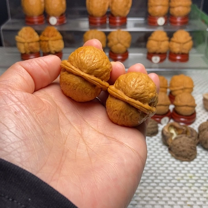꧁***꧂把件文玩核桃1粗筋大屁桃