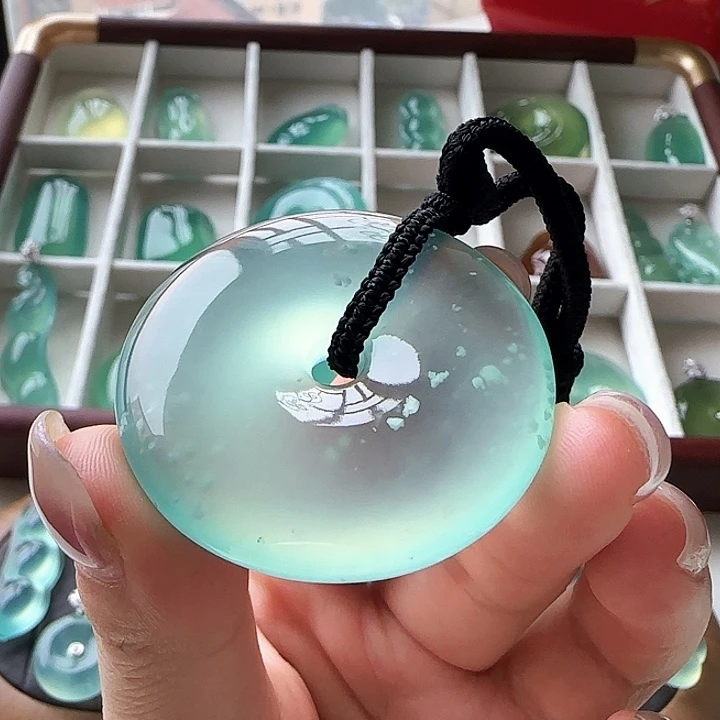 岫玉未镶嵌颈饰岫玉