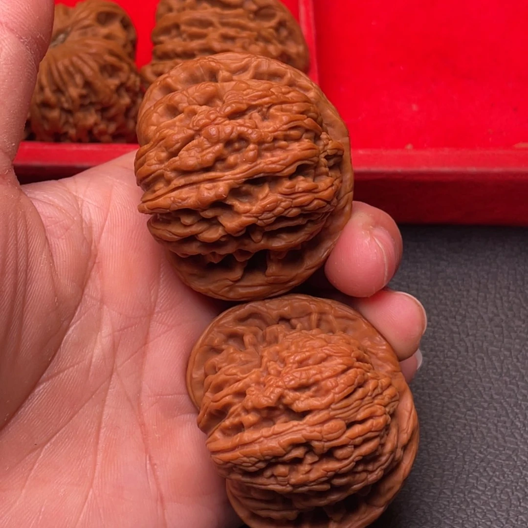 文玩核桃把件秦岭野生核桃