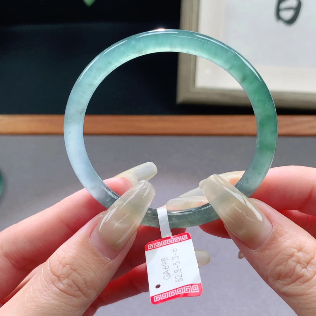 翡翠手镯未镶嵌天然翡翠手镯