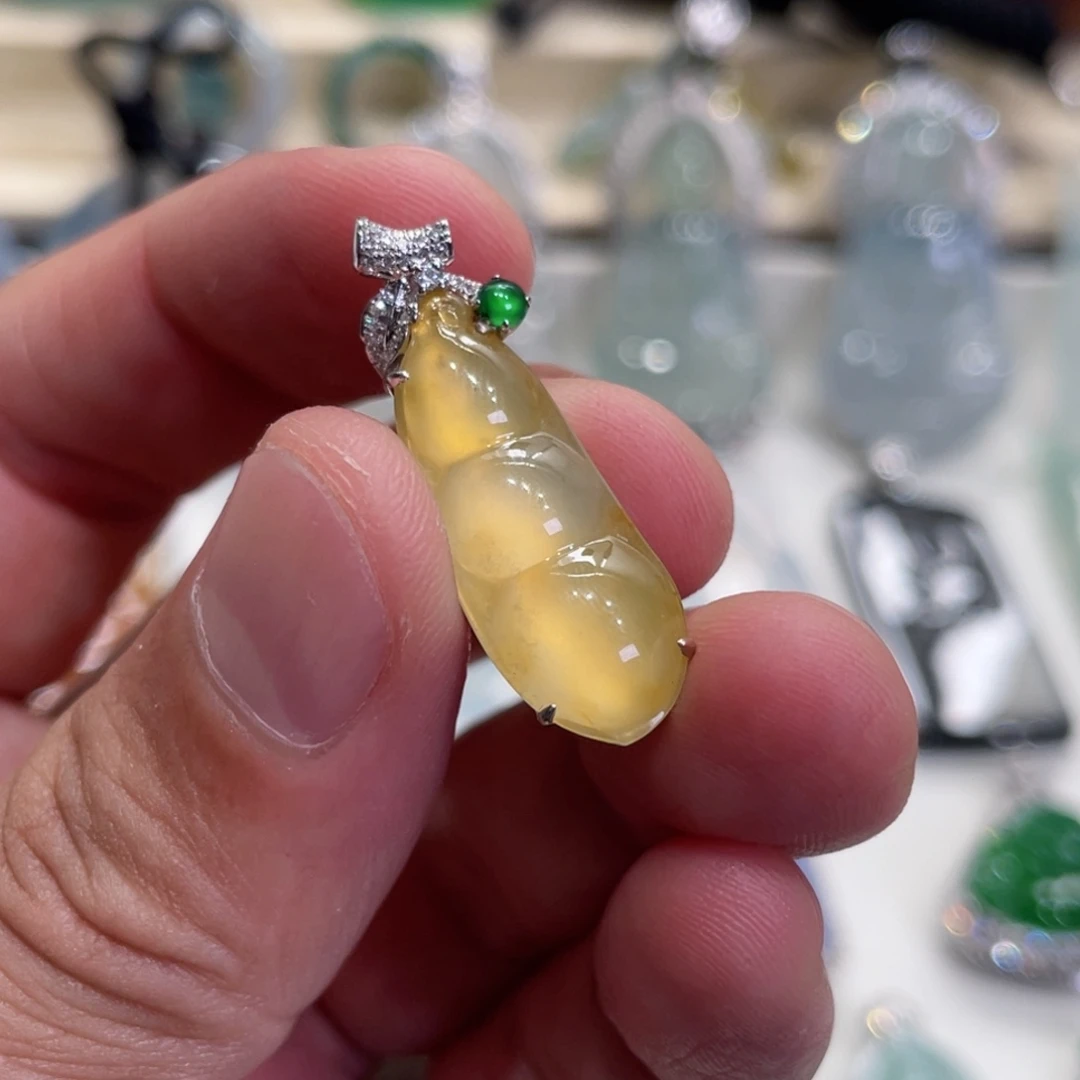 定制翡翠18K金镶嵌天然缅甸翡翠a货