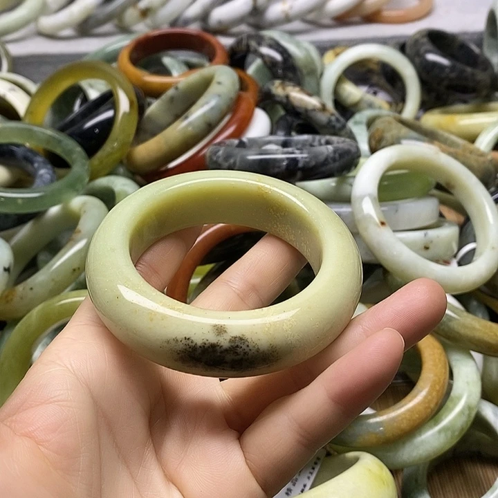 蛇纹石玉未镶嵌手镯