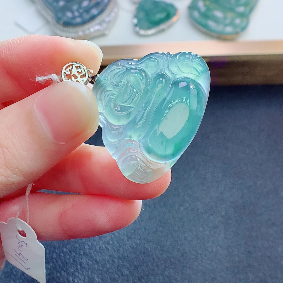 翡翠颈饰未镶嵌翡翠