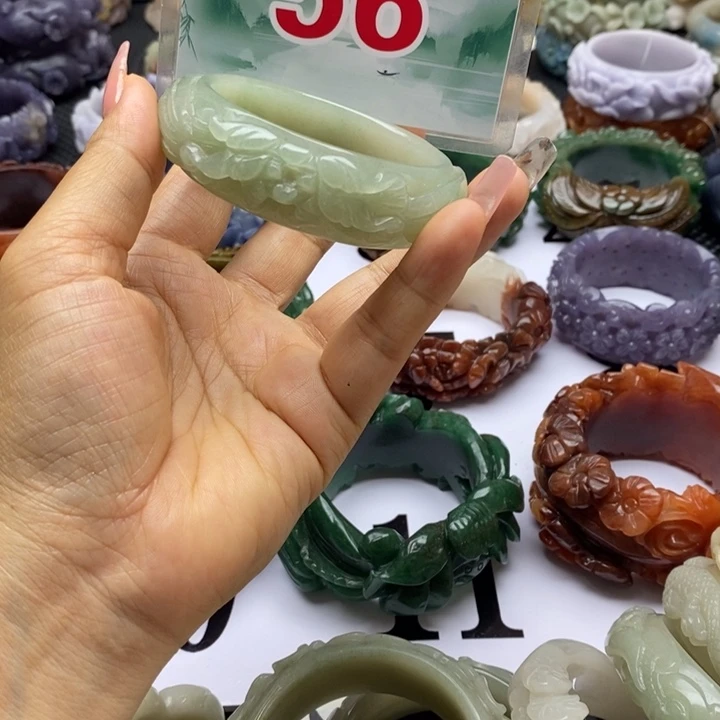 石英质玉手镯未镶嵌