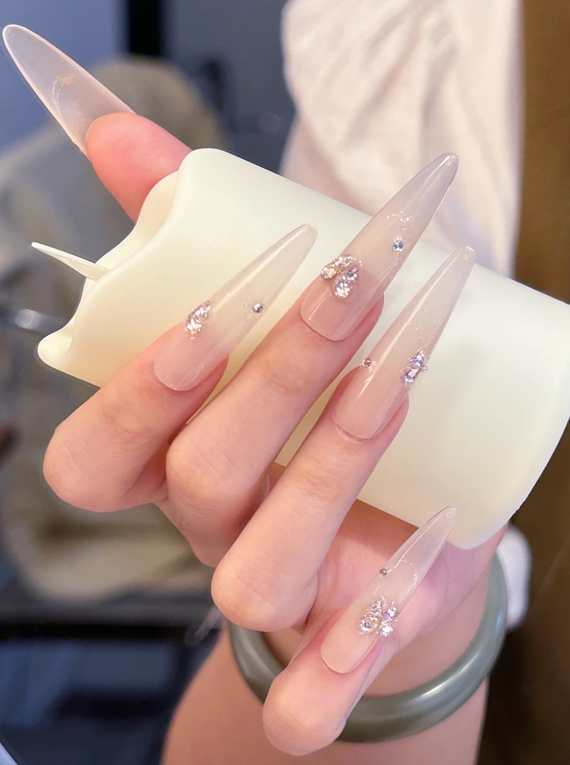 【花花的世界】纯手工温柔手工穿戴甲显白美甲甲片