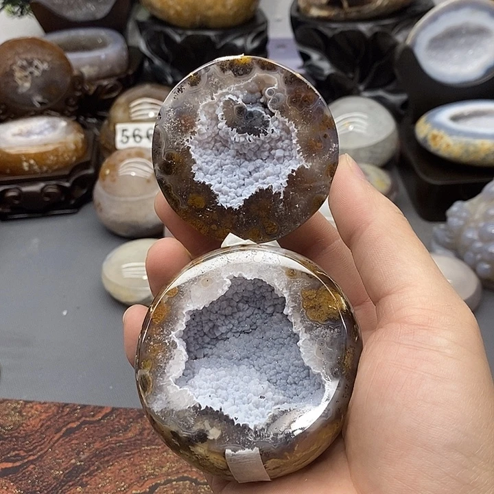 水晶摆件未镶嵌蓝软花聚宝盆