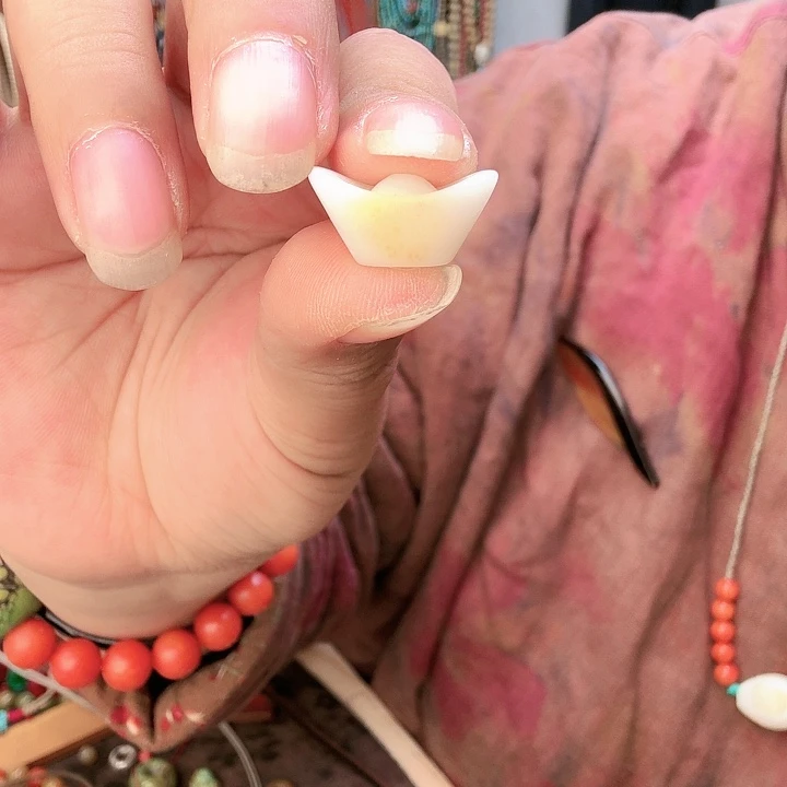 南红玛瑙手链未镶嵌七****?