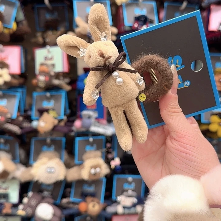 8公分兔子半抓一个