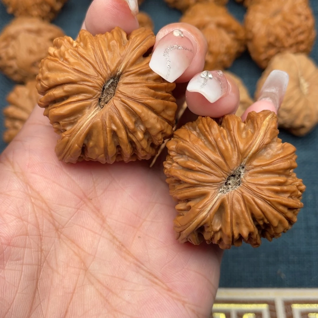 云***歌把件文玩核桃45全品四座楼。