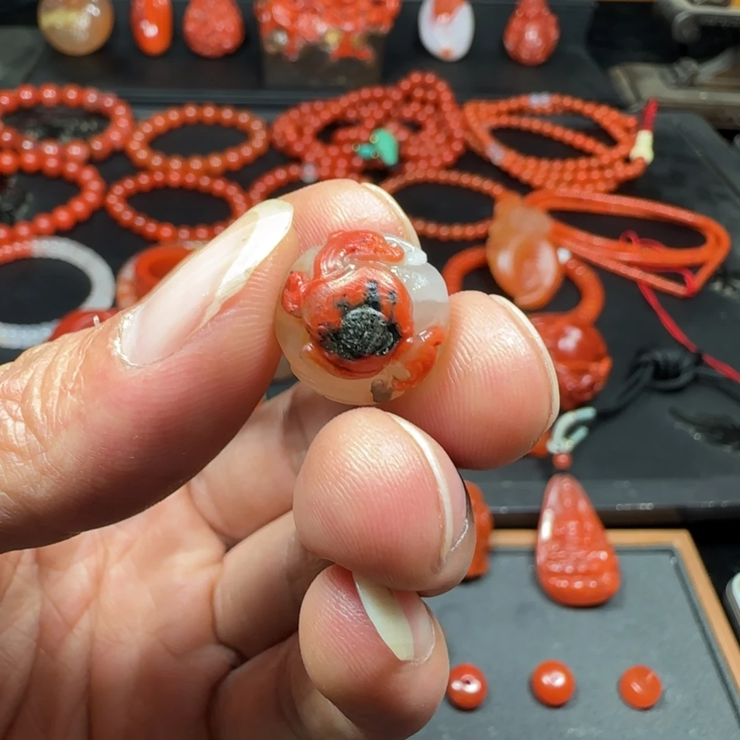 用***6南红玛瑙未镶嵌颈饰