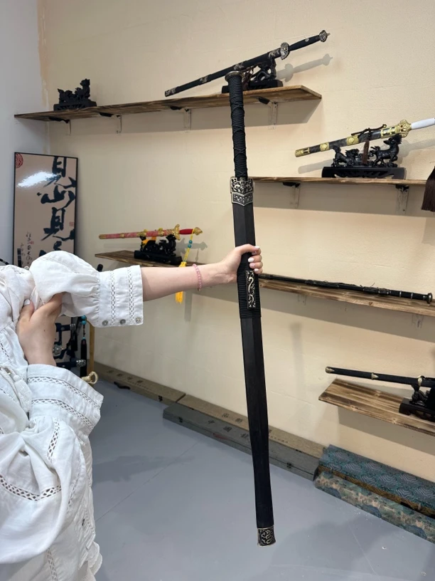 叁上君子收藏～武帝汉剑～百炼钢玄武纹～黄铜～未开刃